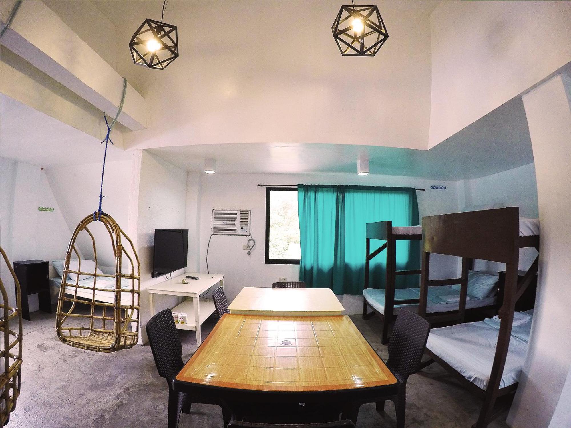 Full Moon Hostel Coron Exterior photo