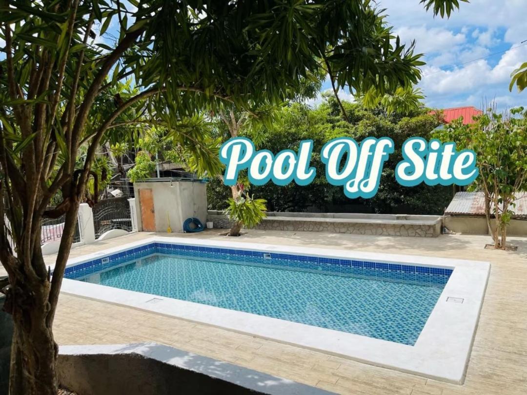 Full Moon Hostel Coron Exterior photo